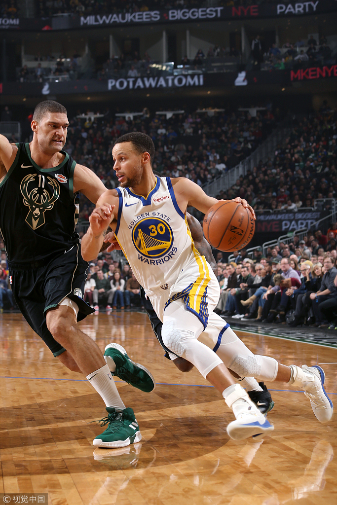 爱游戏app下载 -社区盾赛程吃紧；皇家马德里冲刺阶段手感冰凉；更衣室稳定；身体对抗强度拉满的简单介绍