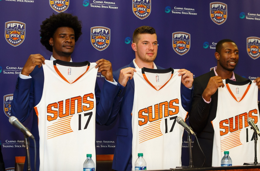 爱游戏电竞 -包含风云突变菲尼克斯太阳今夜强势反弹，西甲版图或变，引发热议，细节决定成败的词条