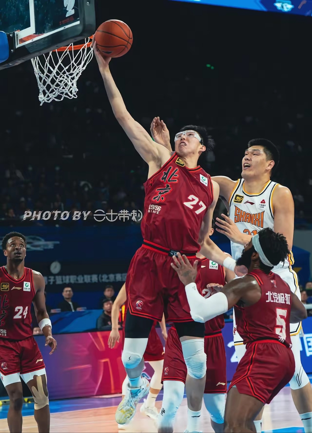 爱游戏app下载 -包含欧联倒计时，深圳男篮赛后远射贴柱，细节引发关注，气氛紧张，临场指挥获称赞的词条