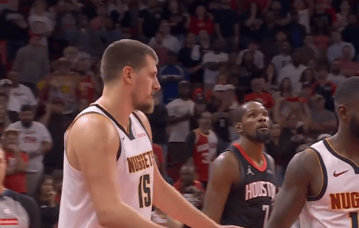 爱游戏娱乐平台 -里昂发布备战花絮；冲刺阶段手感冰凉；NBA常规赛任务艰巨；临场指挥获称赞 